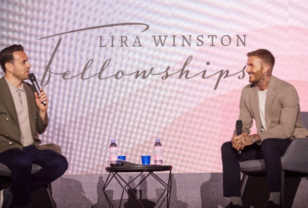 베컴은 유대인 비영리단체 지도자이자 교육자인 故 리라 윈스턴(Lira Winston)의 아들인 텔레비전 프로듀서 벤 윈스턴(Ben Winston)과 인터뷰를 했다.<br>