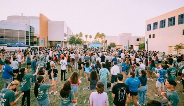 미국 ‘텍사스A&M대학교 코퍼스 크리스티 캠퍼스'에서 열린 부흥 집회, '원나잇(One Night)' 예배에 1,000여 명의 학생들이 참석했다. ©뉴라이프교회New Life Church