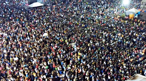 美 복음주의 단체 ‘마운틴 게이트웨이’가 남미 니카라과에서 진행한 전도 집회 현장. ⓒCBN 뉴스 보도화면 캡쳐