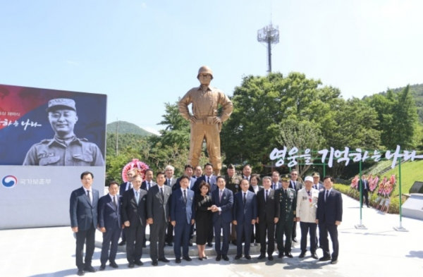 백선엽 장군의 동상이 경북 칠곡군 다부동 전적기념관 안에 세워졌다.     국가보훈처